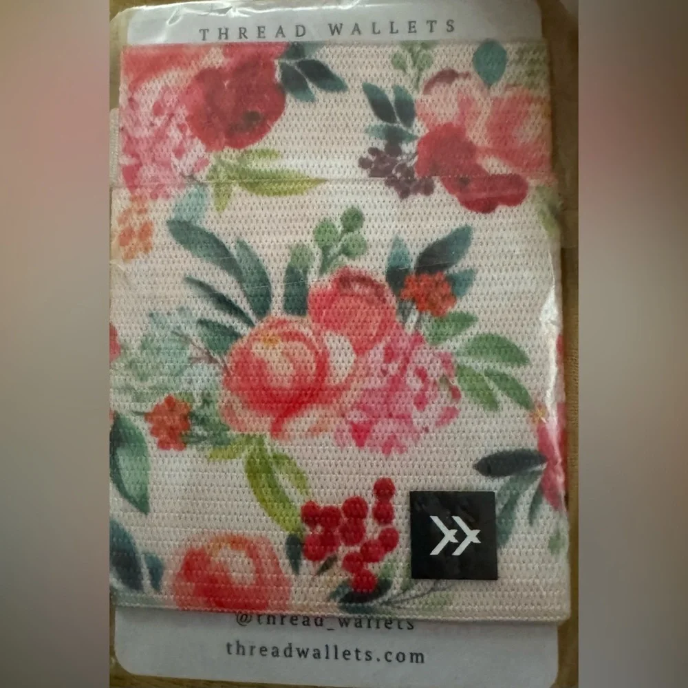 Thread Wallet with attached key ring - Picture 1 of 1